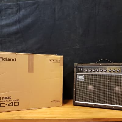 Roland JC-40 Jazz Chorus Guitar Amplifier w/Cover & Footswitch *Mint* image 5