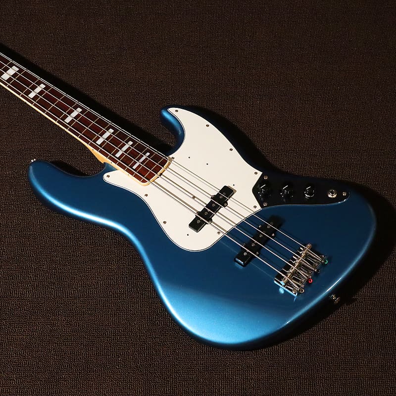 Fender 2021 MIJ Traditional Late 60s Jazz Bass Lake Placid Blue