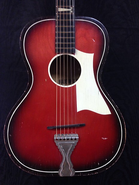 Lyra Parlor 40 s Red Burst