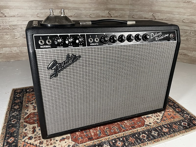 Fender '65 Deluxe Reverb Reissue 22-Watt 1x12