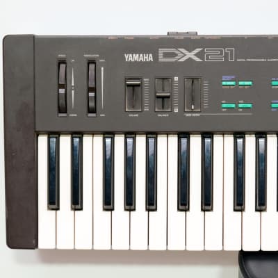 Yamaha DX21 Algorithmic Synthesizer, in Good Condition image 3