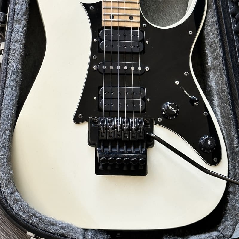 Ibanez RG550 White Excellent with Case