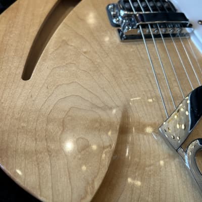 Rickenbacker 330 6-String Electric Guitar Mapleglo 2005 image 6