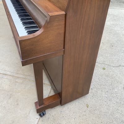 Yamaha upright piano 44'' image 5