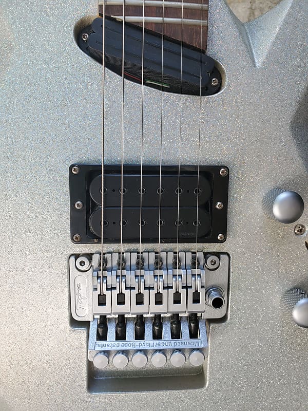 ギター Tagima k2 NGD! Tagima K2 (Kiko Loureiro Signature) : r/guitarporn