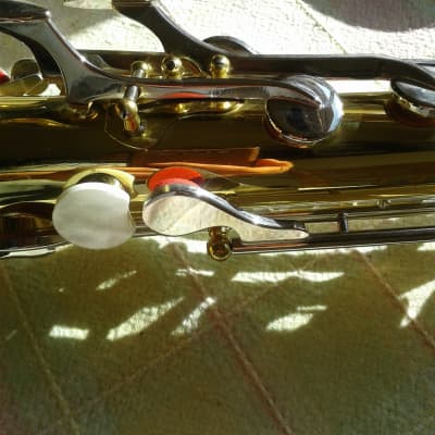 Conn 22M Tenor Saxophone 1978 Brass Lacquer w/ Brass Keys image 4