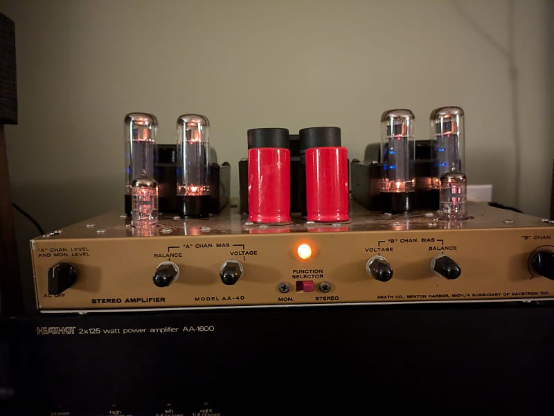 Heathkit AA-40 Amplifier 1960-1961 - Gold  			