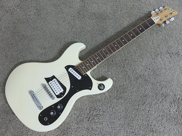 Dipinto Melody Mach IV Guitar White Mosrite Univox Shape