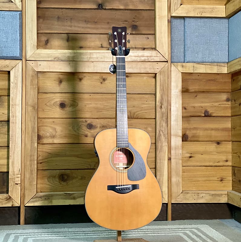 Yamaha Red Label FSX5 Acoustic Guitar