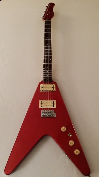 Hondo Deluxe Series 767 Flying V Candy Apple Red