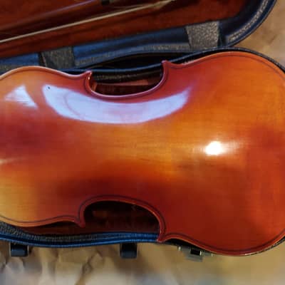 Suzuki Model 220 size 1/4 violin, Japan, 1982, with case (Bow