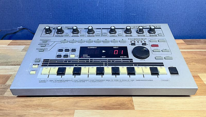 Roland MC-303 Groovebox 1990 - 1998 | Reverb