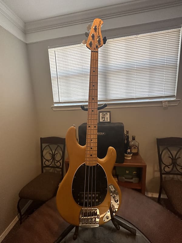 Ernie Ball Music Man StingRay 40th (Old Smoothie) Reverb