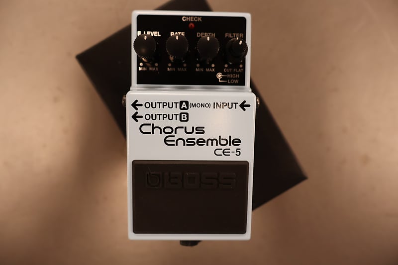 BOSS　Chorus Ensemble CE-5 BOSS Stereo Chorus | Long & McQuade