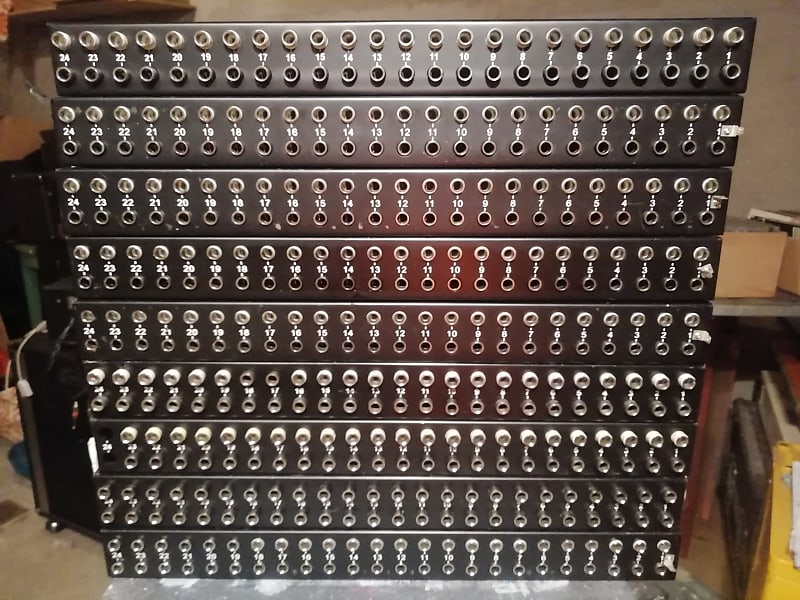Neutrik NYS SPP L1 patchbay x 9 + Cables Reverb