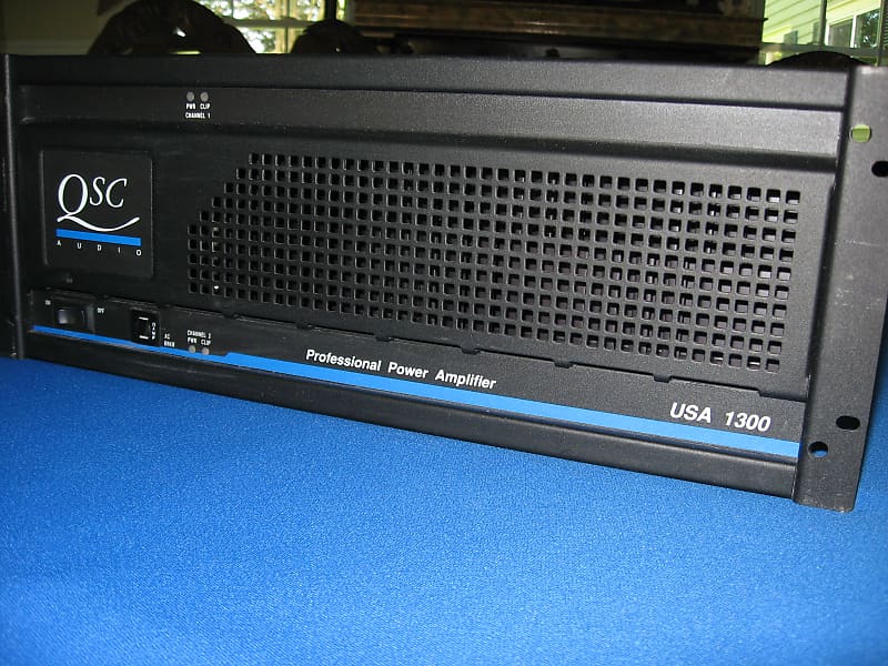 QSC 1300 Watt Professional Power Amp, With pair 25ft. Speaker