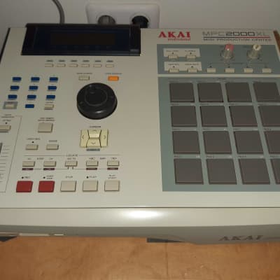 Akai MPC2000XL MIDI Production Center image 4