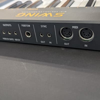 Behringer SWING 32-Key USB MIDI Controller Keyboard / Sequencer - Black image 3
