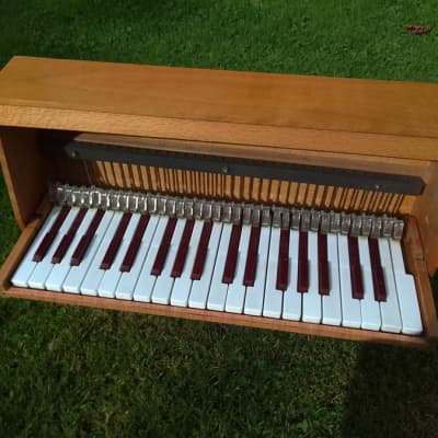 chromatic toy piano Michelsonne Paris 37 keys - see video image 2