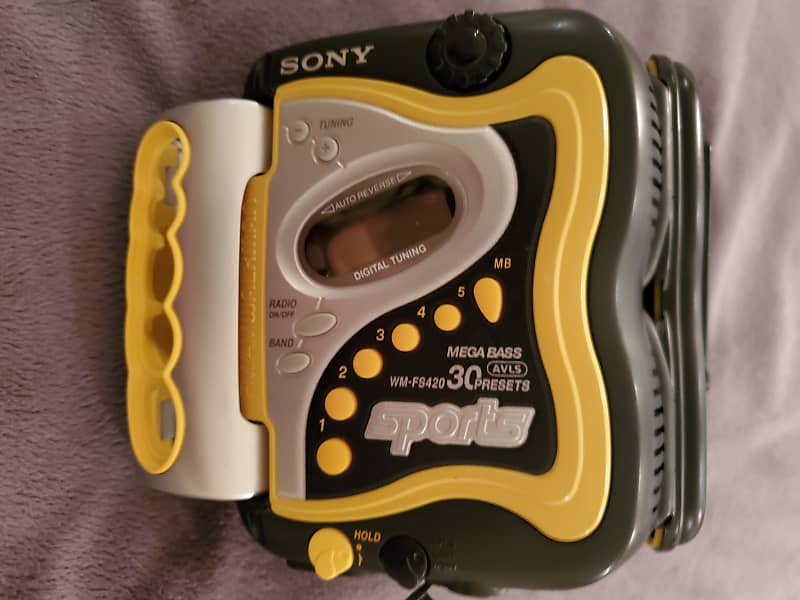 Sony WM-FS420 AM FM cassette walkman Mid-1990s - Yellow black