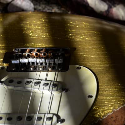 Fender Stratocaster Relic Gold Sparkle Nitro Texas Specials image 22