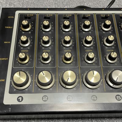 BOSS KM-6B ミキサー Boss KM-6B Vintage 6-Channel Mixer | Reverb