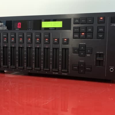 Yamaha DMP 11 digital Mixer / 8-Kanal / 1990 Schwarz / Pro Serviced / idealer Vormischer im Rack image 3