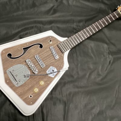Eastwood CALIFORNIA REBEL/White | Reverb