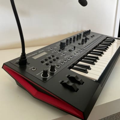 Roland JD-XI Interactive Analog-Digital crossover synthesizer