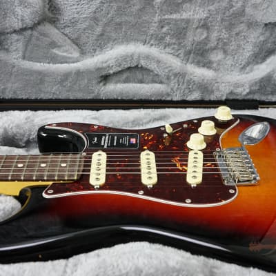 Fender American Professional II Stratocaster with Rosewood Fretboard - 3-Color Sunburst image 18