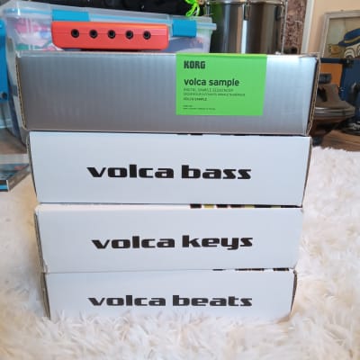 Korg Volca Beats, Sample, Bass, Keys Set! w/ Power Adapters, Mixer, Audio  and Sync Cables