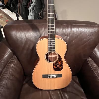 Larrivee P-05 2020-2022 - gloss, Parlor guitar for sale