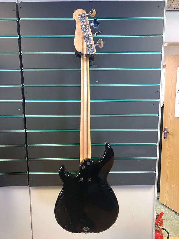 Yamaha BB1024 Black Electric Bass Guitar