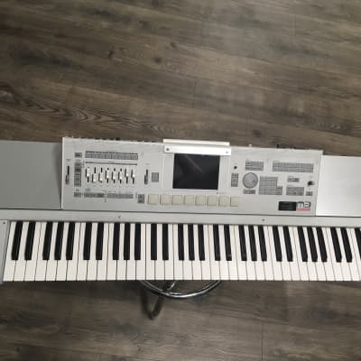 Korg M3 - 73 s/n D1573
