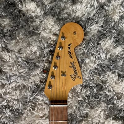 Fender Vintera '60s Jaguar, Pau Ferro Fingerboard, 3-Color Sunburst image 5