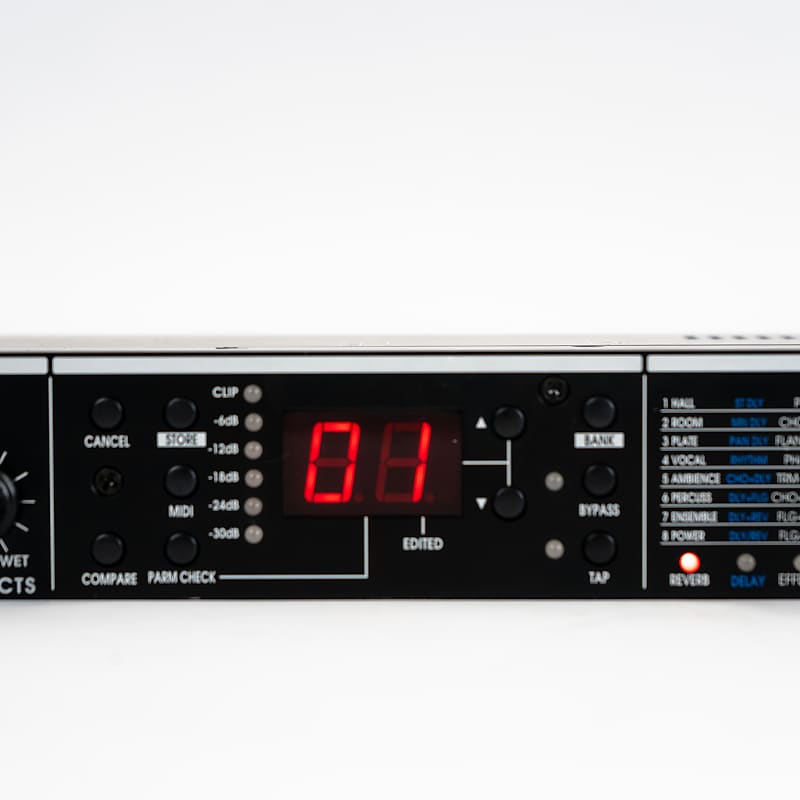 Zoom RFX-2200 Digital Reverb & Multi Effects Rackmount Zoom RFX-2200 Digital Reverb & Multi Effects Rackmount