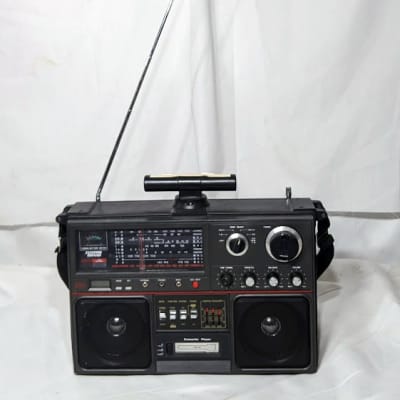 Vintage 1971 Electro Brand Short Wave Radio w Cassette Model No 