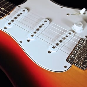 2013 Fender Stratocaster 1963 Custom Shop NOS 63 Strat 3 Tone Sunburst image 4