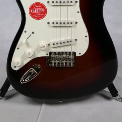 Fender Squier Classic Vibe '60s Stratocaster Left Handed Laurel Fingerboard 3-Color Sunburst image 2