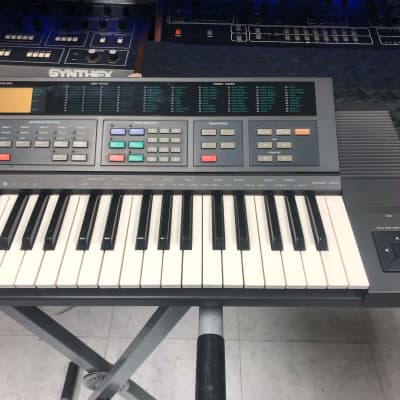 Yamaha DSR-2000 | Reverb Canada