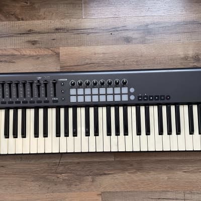 Novation Launchkey 61 MKI MIDI Keyboard Controller 2013 - 2015 - Black