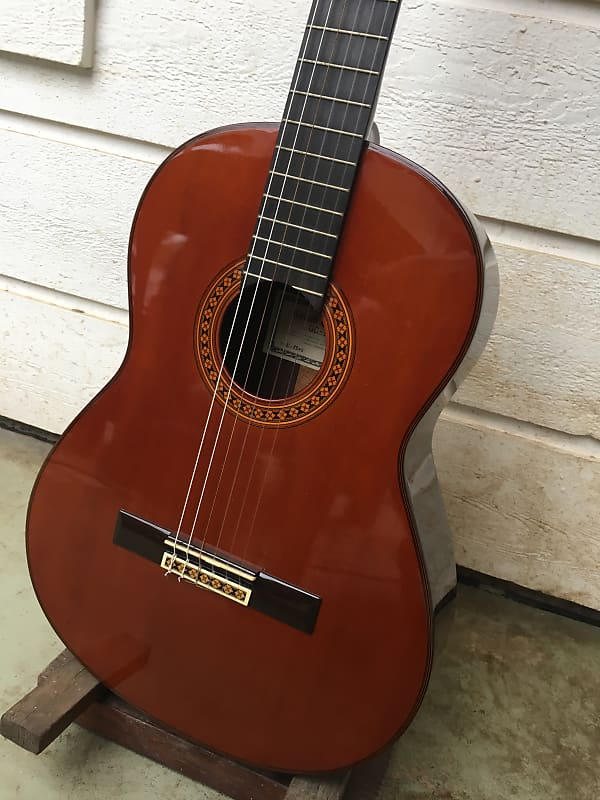 YAMAHA GRAND CONCERT GC 16C CLASSICAL GUITAR