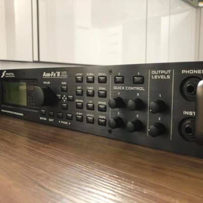 Fractal Audio Axe FX II XL + MFC 101 mk III + Gator cases