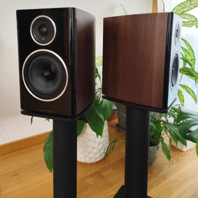Wharfedale 11.2 Speakers Pair image 1