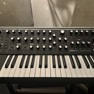 Moog Sub 37 Tribute Edition 2010s - Black