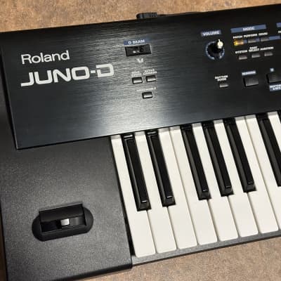 Roland Juno D 61-Key Synthesizer mint!