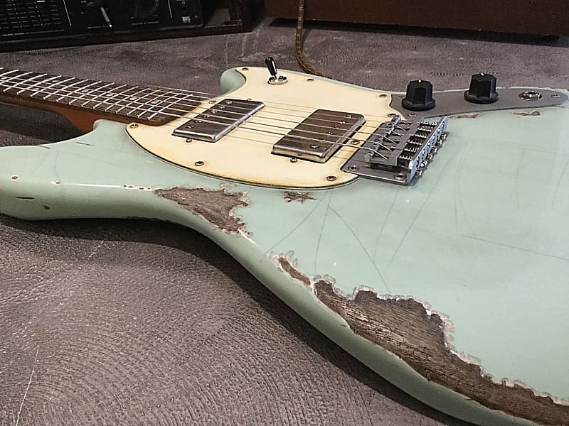 Amazon.com: Squier Sonic Mustang Electric Guitar 2-Color