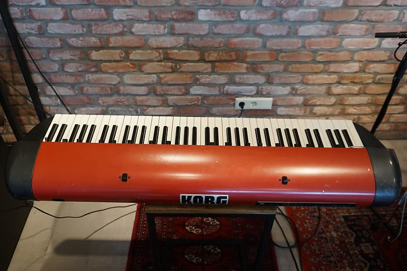 Korg SV1 73 red edition (used)