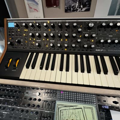 Moog Sub 37