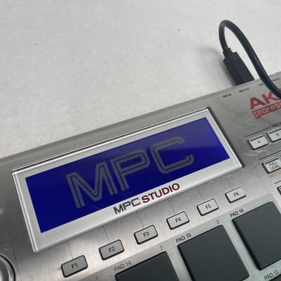 Akai MPC Studio Music Production Controller V1 2012 - 2019 - Grey image 7